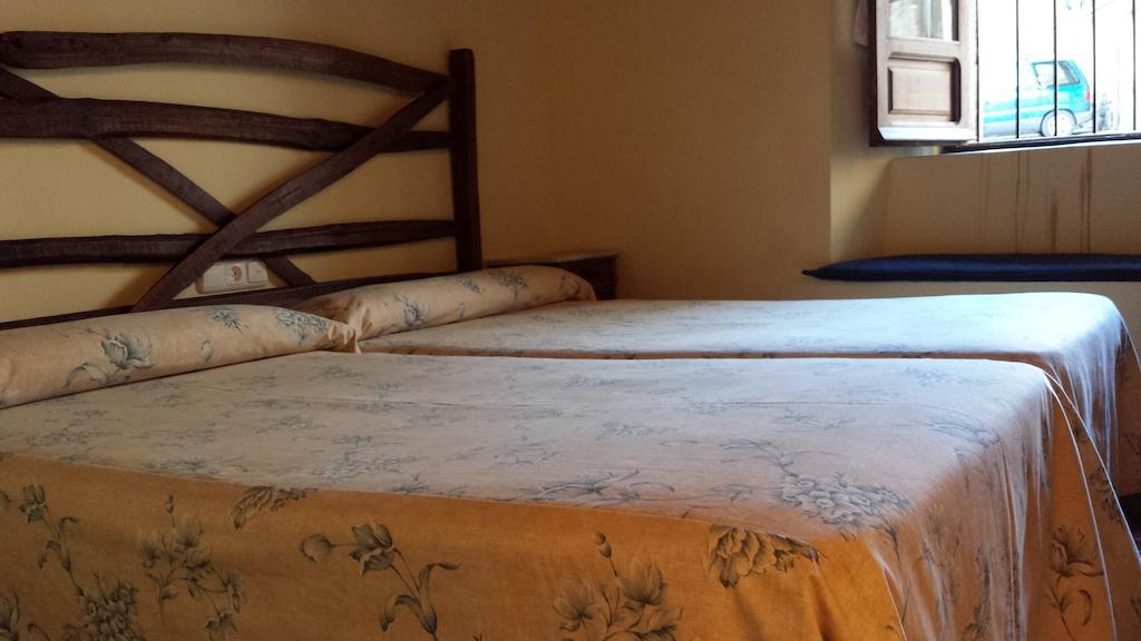 Casa Rural Con Encanto "Los Postigos" Banos De Montemayor Chambre photo