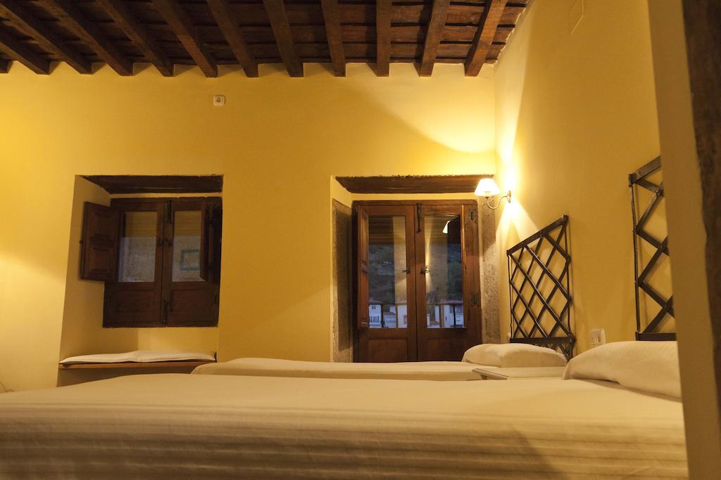 Casa Rural Con Encanto "Los Postigos" Banos De Montemayor Chambre photo