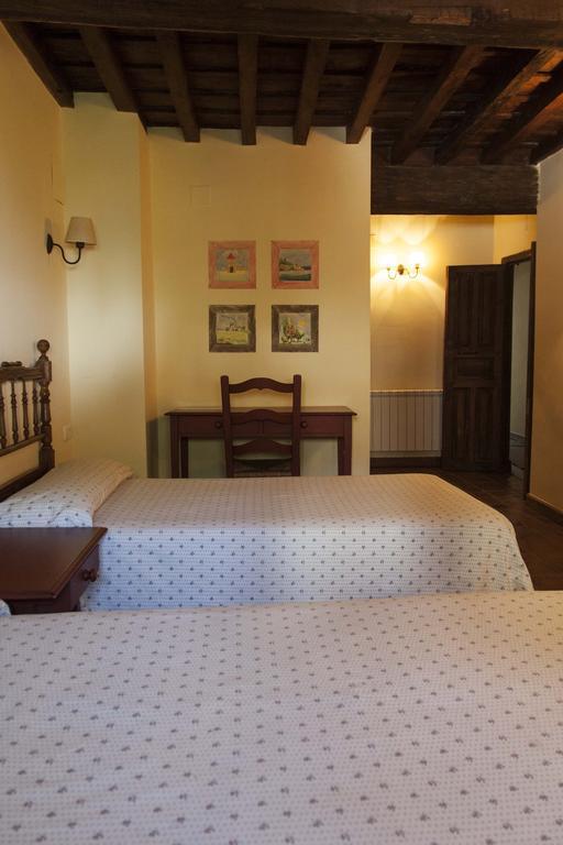 Casa Rural Con Encanto "Los Postigos" Banos De Montemayor Chambre photo